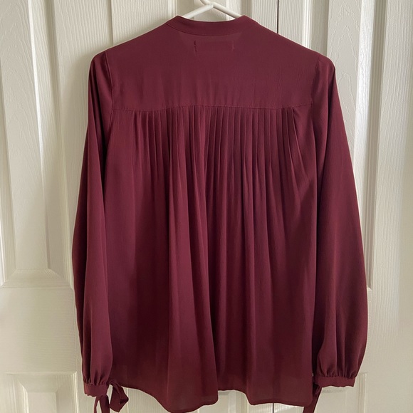 Abercrombie Blouse - Picture 2 of 4